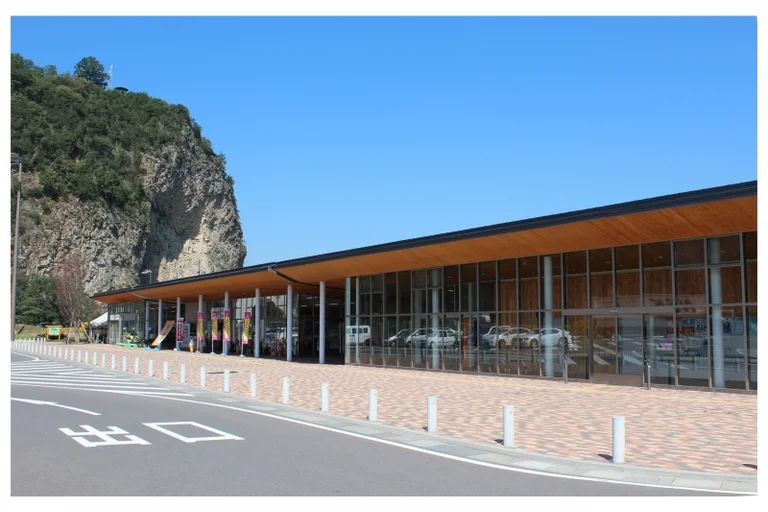 Ueda Station of Road and River