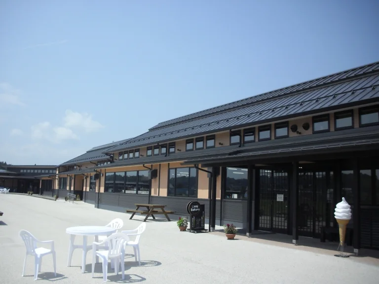 Michi-no-Eki "Adachi" Chieko-no-Sato (Downbound Line)