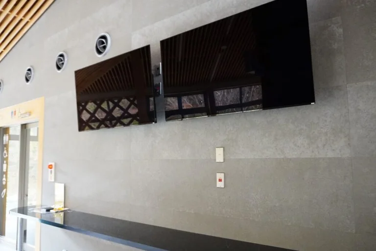 Road Information Corner