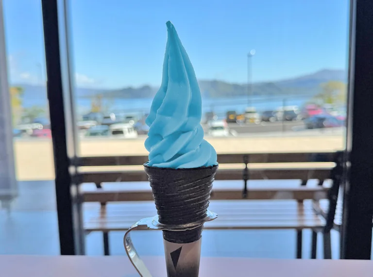 十和田湖限定葡萄酒「湖畔」