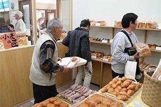 地元特産品販売コーナー