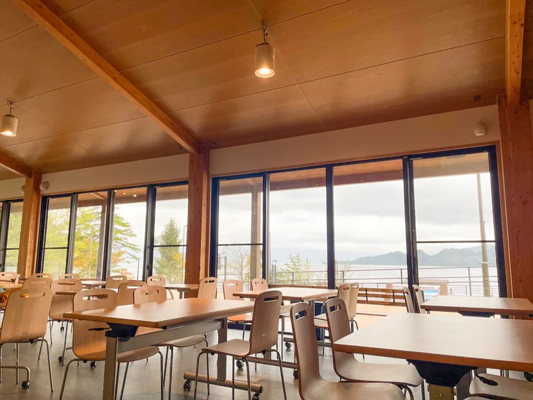 道之驛十和田湖限定葡萄酒「湖畔」