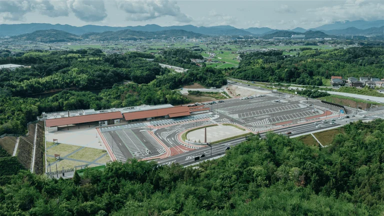 西条非太的酒窖咖啡馆