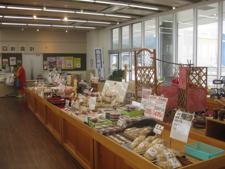 Uminpia Ooi - Image 3