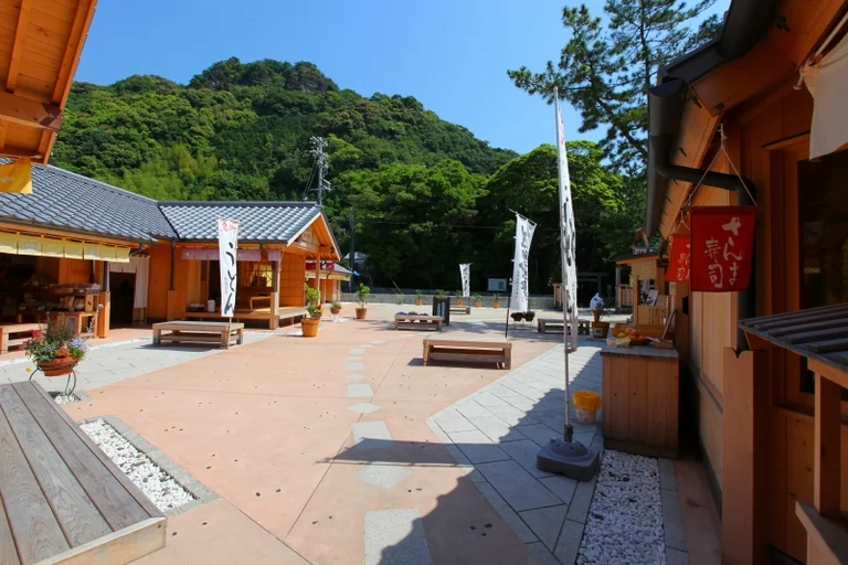 Kumano Hana-no-Iwaya