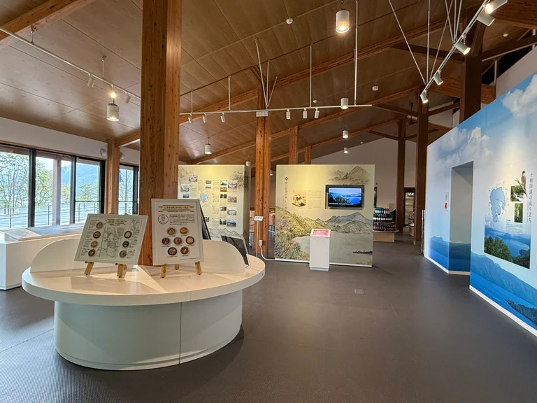 레이크 블루 소프트 크림