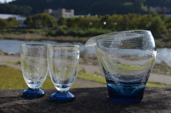 玻璃藝術品：滑床藍